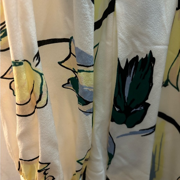 Diane von Frustenberg Mini-Dress. Silk. Size Small. Dry Clean Only. - Picture 2 of 4